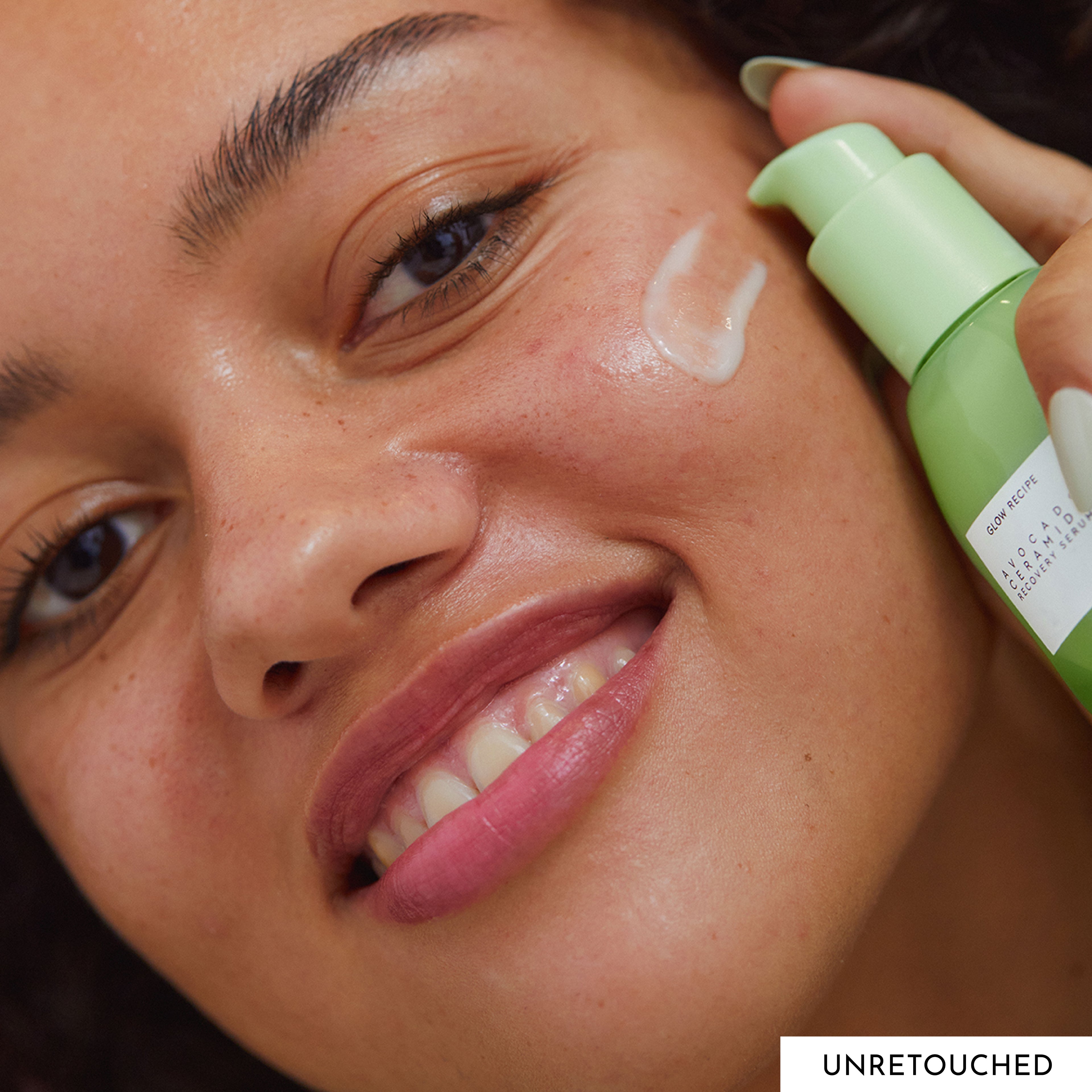 Infographic showing how Glow Recipe's Avocado Ceramide Recovery Serum strengthens the skin barrier and targets dehydration and irritation.