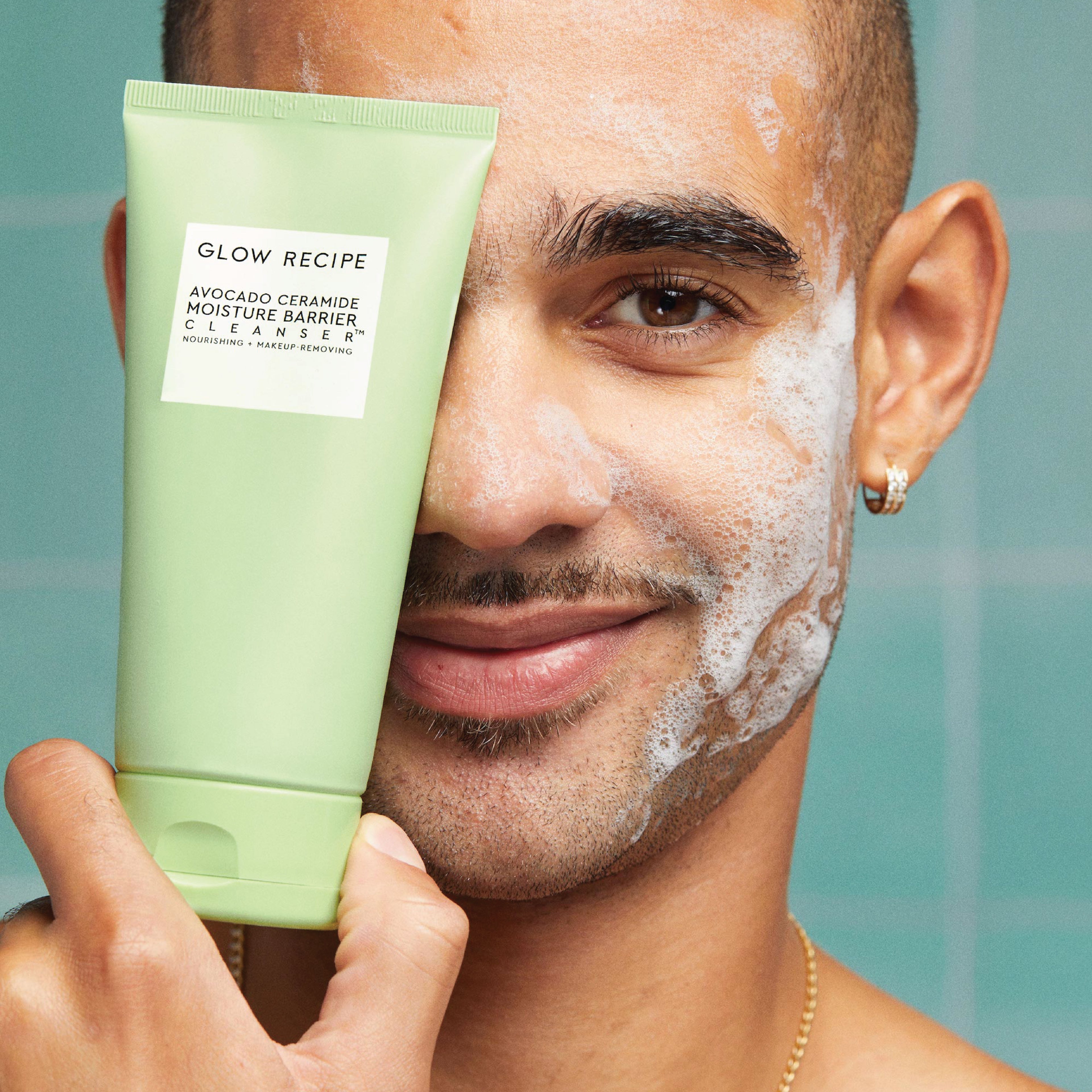 Glow Recipe Avocado Ceramide Moisture Barrier Cleanser callout on colloidal oatmeal and avocado that soothe and hydrate skin.