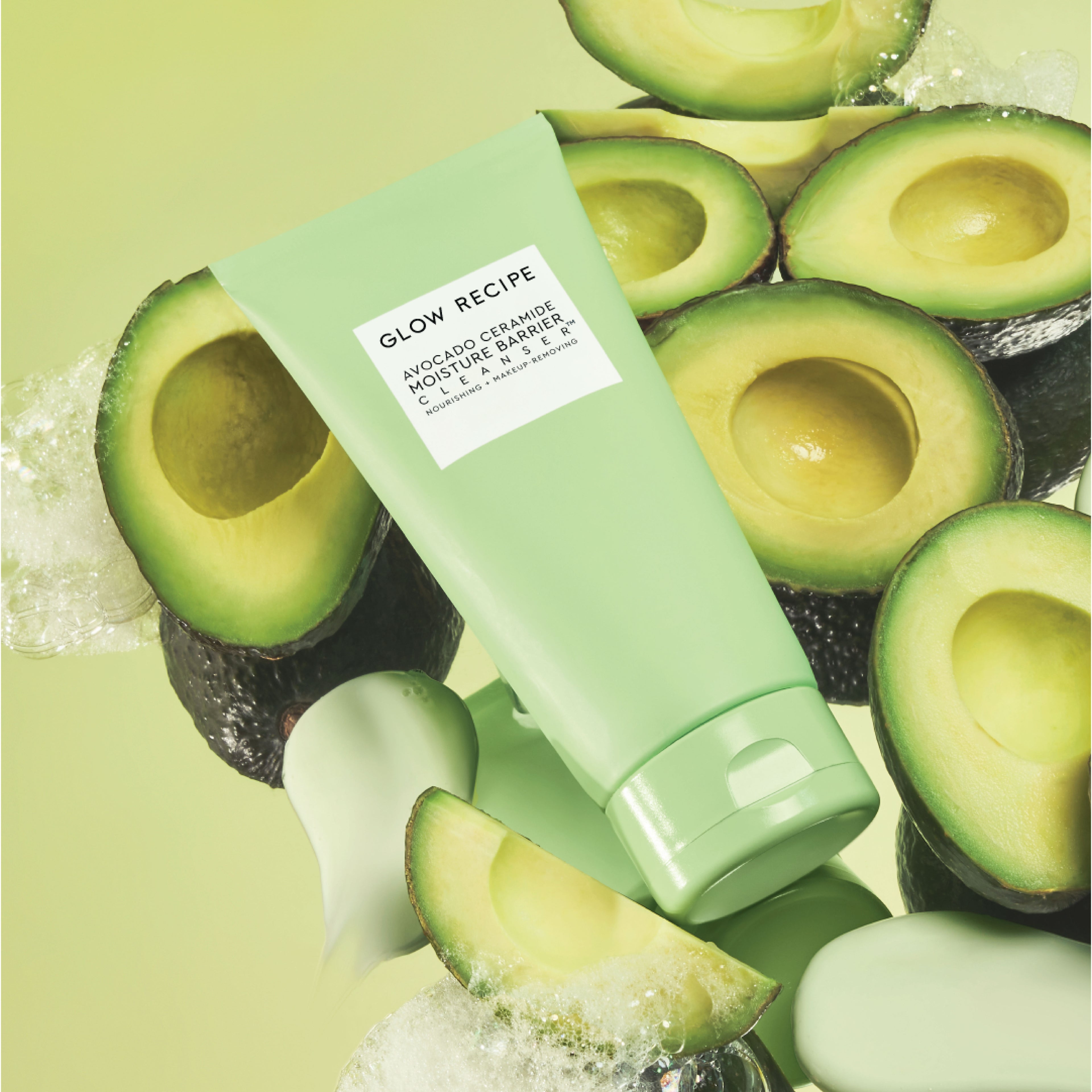 Infographic on the ceramides and pre+postbiotics in Glow Recipe Avocado Ceramide Cleanser that strengthen skin's moisture barrier.
